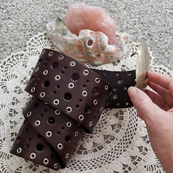 Beautiful Leather Belt - Picture 4 of 6